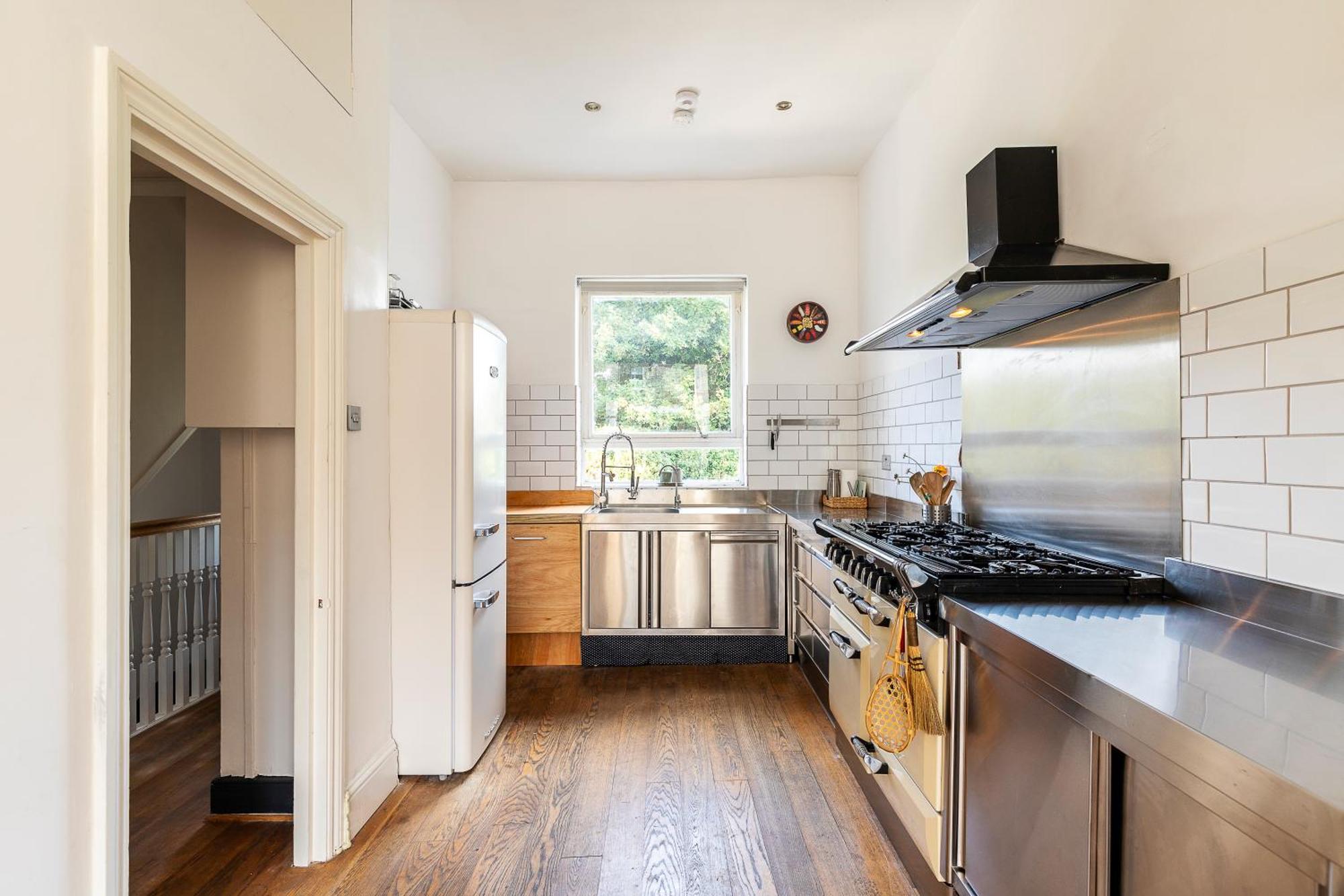Retro Charm And Modern Comforts Apartamento